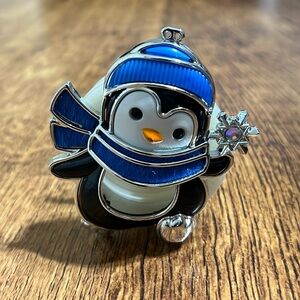 Bath & Body Works Penguin Car Visor Clip(NWOT)